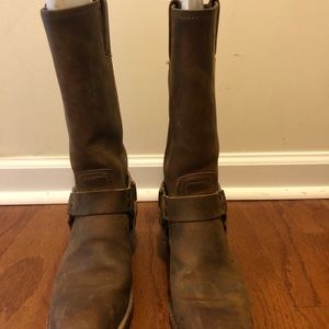 Frye side buckle tan boots 9M